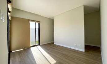 Imagem 2: Casa de condomínio para venda possui 235 metros quadrados com 3 quartos