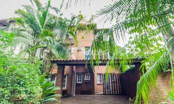 Imagem 2: Vendo Excelente casa 4 quartos suíte 3 garagens 300m² privativos no Bairro Espírito Santo