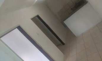 Imagem 3: Alugo casa com 2 qts toda na cerâmica