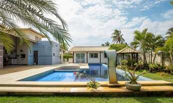 Imagem 2: Casa à Venda de alto padrão, no Condominio Fechado Camurupim, com 5/4, 3 suites, 7 vagas