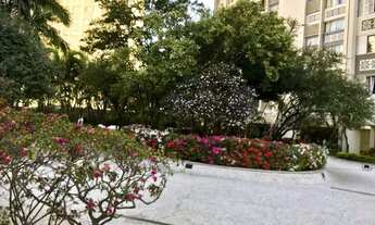 Imagem 4: Praça dos franceses, completa area de lazer, muito espaço, tem uma praça no predio