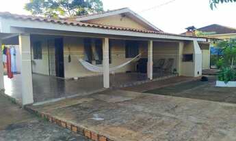 Imagem: Casa tipo chácara bem grande e bem localizada