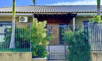 Imagem 3: Casa para Venda em Florianópolis, Estreito, 3 dormitórios, 1 suíte, 3 banheiros, 2 vagas