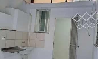 Imagem 3: Conjugado com cozinha que cabe fogão e geladeira e com área