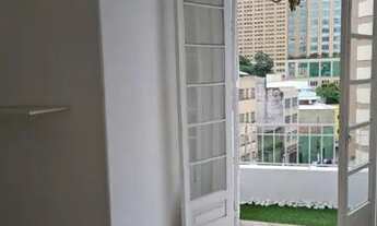 Imagem: Kitnet com varanda perto do metrô Sé ou