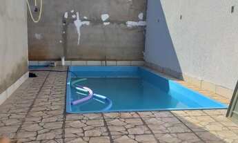 Imagem: Vendo ou troco casa com piscina