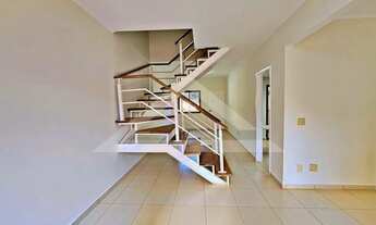 Imagem 3: Sobrado à venda no Condomínio Village de France, próximo à Pizzaria Maquepizza - Bairro La