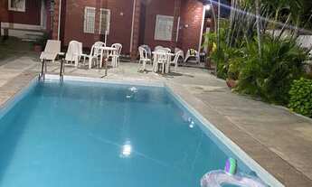 Imagem: Casa com piscina em Ponta de Pedras