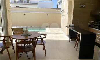 Imagem: Casa à venda com 3 quartos, sendo 3 suítes