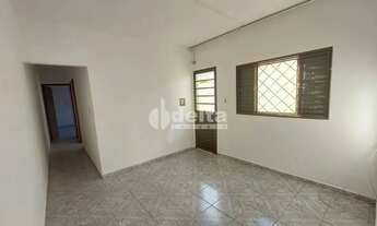 Imagem 2: Casa residencial com 2 quartos disponível para locação no bairro Santa Mônica em Uberlândi