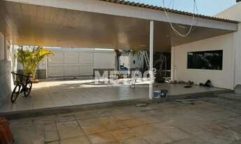 Imagem 2: Casa Caminho do Sol, Três quartos, sendo dois suítes, uma com closet