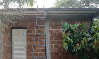 Imagem 2: Casa em fase de acabamento [junto com terreno 10x24