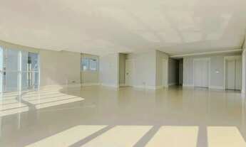 Imagem 7: Apartamento frente mar com 4 suítes e 4 vagas de garagem em Balneário Camboriú