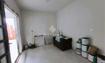 Imagem 5: Oportunidade! Casa em Reforma com Acabamento Iniciado, Terreno Amplo e Grande Potencial de