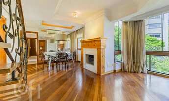 Imagem 6: Imóvel para venda possui 223 metros quadrados com 3 quartos em Petrópolis - Porto Alegre