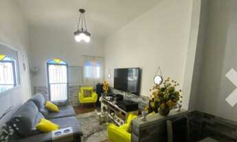 Imagem: Casa grande dúplex com terraço próximo