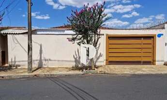 Imagem 2: Casa com 3 dormitórios e Edícula com suíte à venda, 175 m² por R$ 575.000 - Jardim São Lui