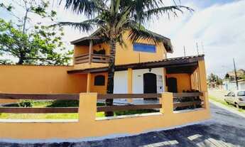 Imagem: Casa de frente para o mar com piscina infantil