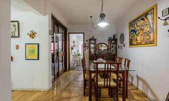 Imagem 6: Casa 03 dormitórios, com suíte, 02 vagas, pátio e piscina no bairro Menino Deus em Porto