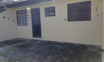 Imagem 2: RESIDÊNCIA TÉRREA EM CONDOMÍNIO COM ÁREA NOS FUNDOS PARA CHURRASQUEIRA.