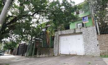 Imagem: Casa sobrado no Petrópolis com 246m²