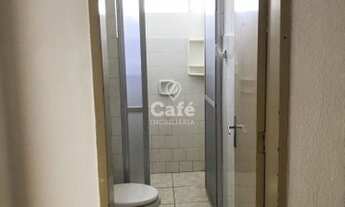 Imagem 3: Apartamento De 2 Dormitórios, Sala de Estar, Banheiro Social, Cozinha e Estacionamento no