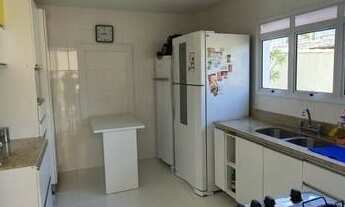 Imagem 6: Casa de condomínio para venda possui 230 metros quadrados com 3 quartos