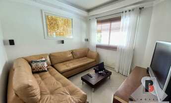 Imagem: Sobrado em condomínio de alto padrão na