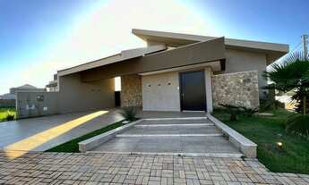 Imagem 3: Casa de esquina com amplos espaços!