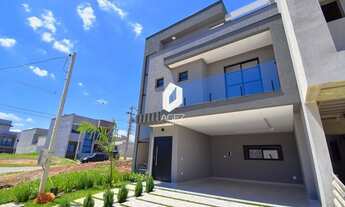 Imagem 1: Casa nova em condomínio com 03 quartos, terraço com Jacuzzi e 4 vagas!