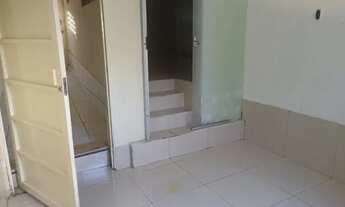 Imagem 4: Alugo uma casa com 2 quartos e um banheiro