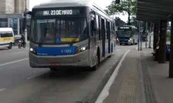 Imagem 2: Studio-Kitnet mobiliada com minicozinha- Ao lado trem/metrô Socorro