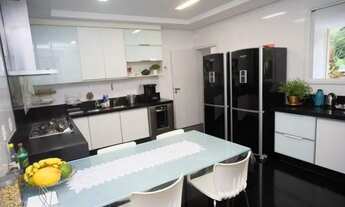 Imagem 7: Casa de condomínio sobrado para venda possui 532 metros quadrados com 5 quartos