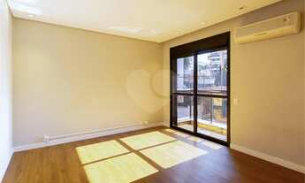 Imagem 2: Apartamento para aluguel e venda possui 223 metros quadrados com 4 quartos