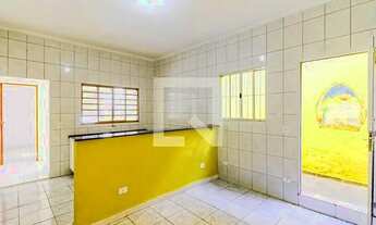 Imagem 3: Casa para Aluguel - Parque Maria Helena, 1 Quarto, 40 m2