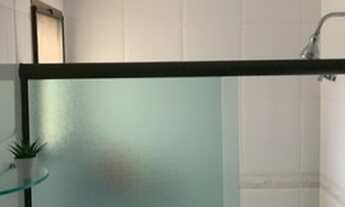 Imagem 3: Quatro Paredes Aluga - Excelente casa totalmente mobiliada na Barra da Tijuca no condomíni