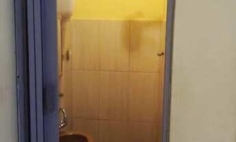 Imagem 2: Alugo quitinete Casa com 1 dormitório