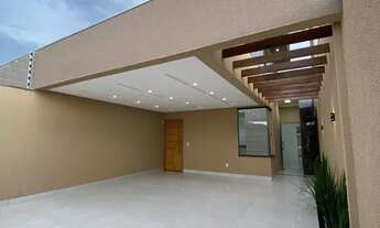 Imagem 2: Casa flor do cerrado com ótima localização e acabamento