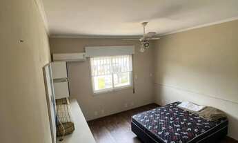 Imagem 3: Casa Alto Padrão para Aluguel - 4 Quartos, 3 Suítes e Piscina