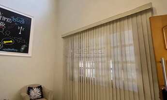 Imagem 2: Casa sobrado disponível para venda no bairro Jardim Patrícia em Uberlândia-MG