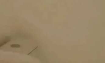 Imagem 4: Sala comercial de 35m² com banheiro privativo e vista frontal