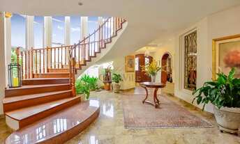 Imagem 2: Barigui, Casa Neoclássica, poço elevador, 4 quartos, 10 vagas, terreno privativo 2.739,73m