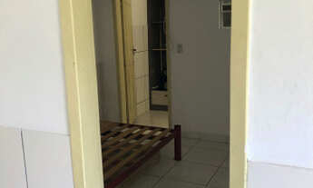 Imagem 6: Quitinete no centro de Criciúma. Para casal. Vaga para carro no pátio