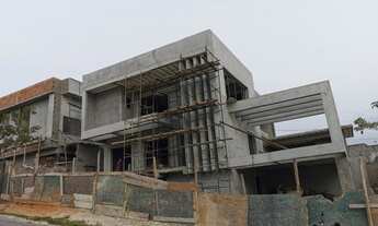 Imagem 6: Casa de alto padrão, com preparação pra elevador, em condomínio!