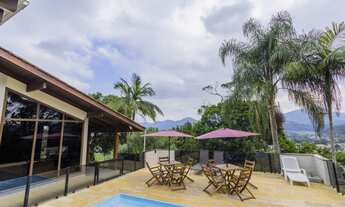 Imagem 3: Casa com linda vista no bairro Itoupava Central, amplo terreno em local tranquilo com lind