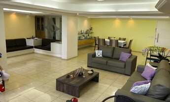 Imagem 2: Apartamento para venda possui 183 metros quadrados com 4 quartos em Boa Viagem - Recife