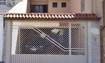 Imagem 2: Belíssimo sobrado de 185 m² com 3 dormitórios, sendo 1 suíte com closet, churrasqueira, 4