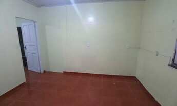 Imagem 2: Alugo apartamento com dois quartos sendo um suíte e garagem! 600 + caução