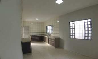 Imagem 7: Alugo Casa com 3 quartos (Suíte + 2 quartos) Zona 8 em Maringá - Uso Residencial ou Comerc