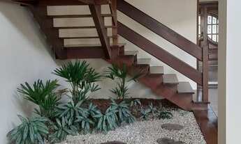 Imagem 3: Linda casa com 450m2, 4 suítes área de Lazer com piscina e churrasqueira excelente localiz